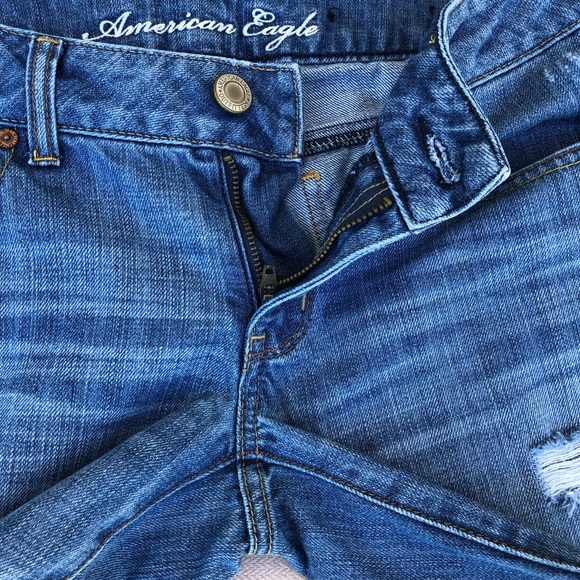 American Eagle Cotton Distressed Ripped Frayed Edges Mid Wash Cut Of Jeans 6 - Picture 3 of 16